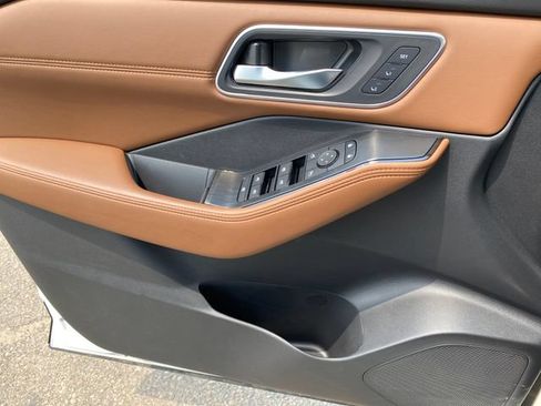New 2026 Nissan Rogue Platinum AWD/4WD image 13
