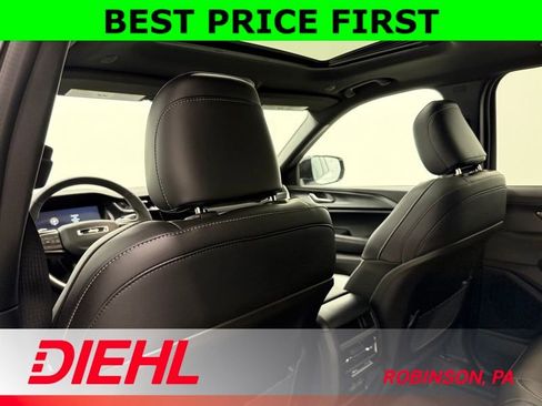 New 2025 Jeep Grand Cherokee Altitude image 17