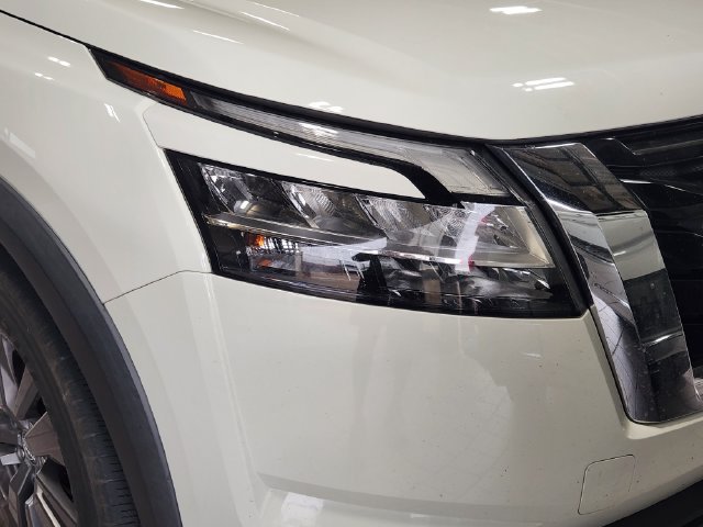 Used 2022 Nissan Pathfinder SV w/ SV Premium Package AWD/4WD image 5