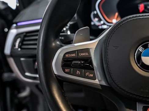 Used 2022 BMW M550i xDrive w/ Premium Package image 28