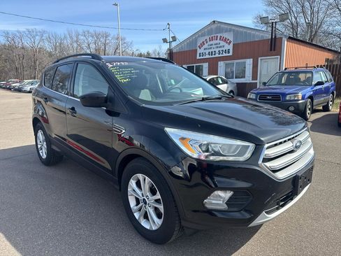 Used 2017 Ford Escape SE w/ Equipment Group 201A image 5