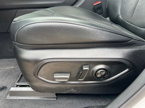 Used 2024 Jeep Grand Cherokee Altitude AWD/4WD image 11