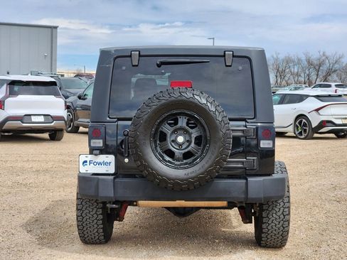 Used 2014 Jeep Wrangler Rubicon w/ Power Convenience Group image 9