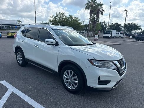 Used 2018 Nissan Rogue SV FWD image 4