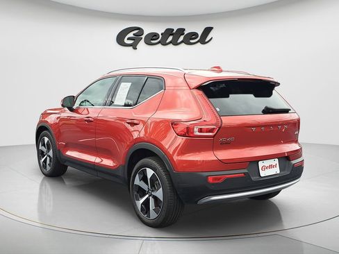 Used 2023 Volvo XC40 B5 Plus w/ Driver Assist Package AWD/4WD image 6