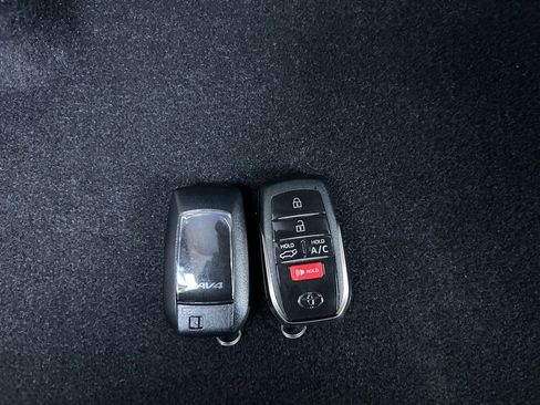 Used 2025 Toyota RAV4 XSE image 33