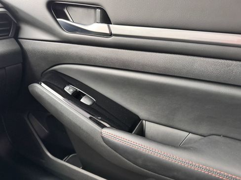 Used 2024 Nissan Altima 2.5 SR image 21