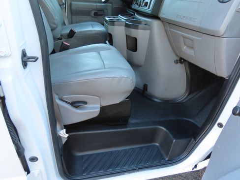 Used 2013 Ford E-250 and Econoline 250 image 19