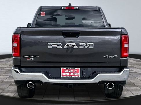 New 2026 RAM 1500 4x4 Crew Cab image 23