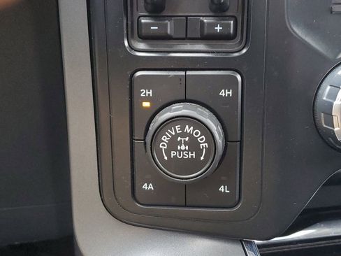 Used 2022 Ford F150 Lariat w/ Equipment Group 502A High image 34