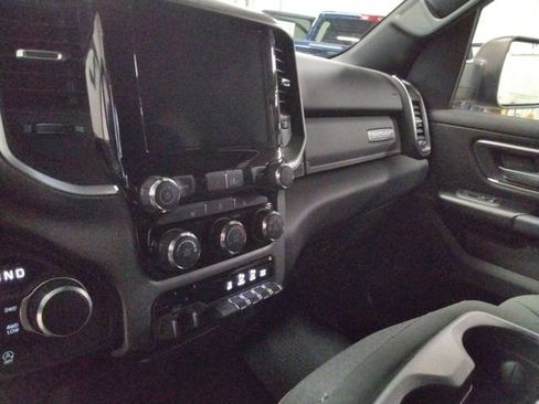 Used 2025 RAM 1500 Big Horn AWD/4WD image 32
