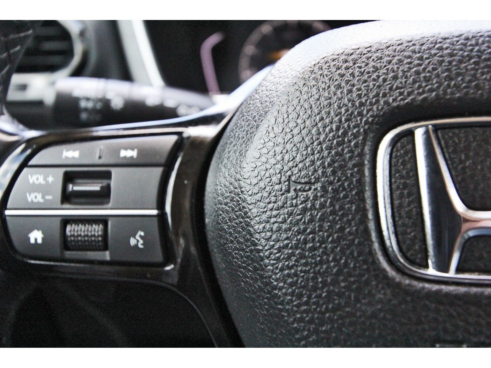 Used 2025 Honda Pilot EX-L image 17