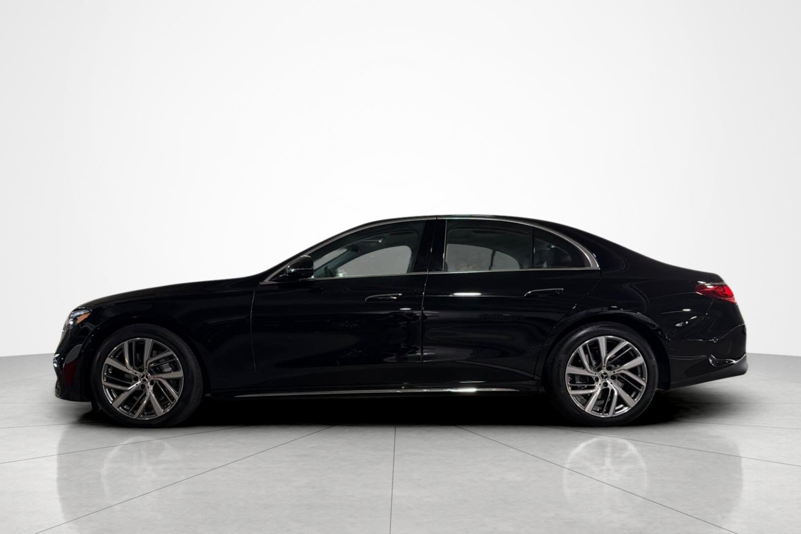 New 2027 Mercedes-Benz E 350 Sedan image 2