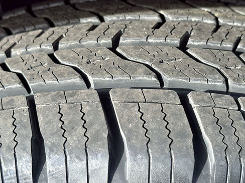 Used 2022 Nissan Frontier SV w/ Technology Package image 12