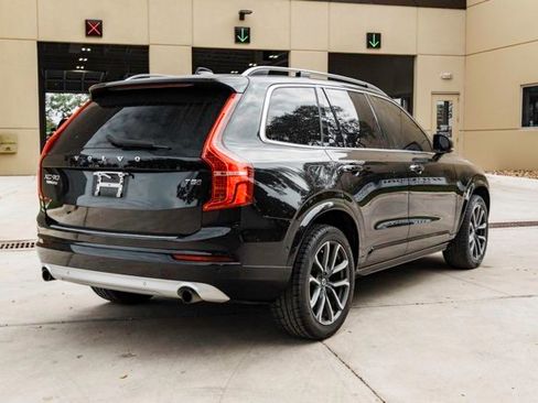 Used 2018 Volvo XC90 T5 Momentum w/ Convenience Package image 7