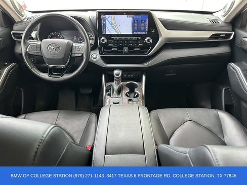 Used 2021 Toyota Highlander Platinum FWD image 30