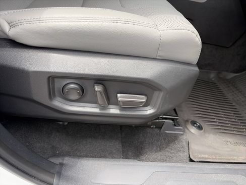 Used 2024 Toyota Tundra SR5 AWD/4WD image 32