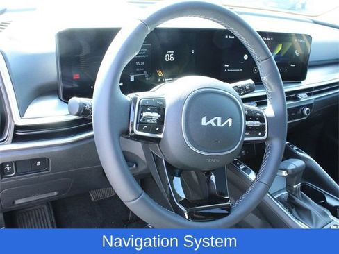 Used 2025 Kia Sorento S w/ Panoramic Sunroof Package FWD image 3