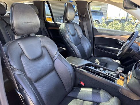 Used 2016 Volvo XC90 T6 Inscription w/ Vision Package image 11