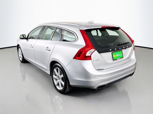 Used 2016 Volvo V60 T5 Platinum w/ Climate Package FWD image 7