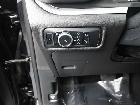 Used 2023 Ford Explorer XLT w/ Equipment Group 202A image 11