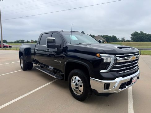 Used 2024 Chevrolet Silverado 3500 LTZ w/ LTZ Convenience Package AWD/4WD image 6