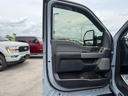 Used 2024 Ford F350 Lariat w/ Lariat Ultimate Package AWD/4WD image 9