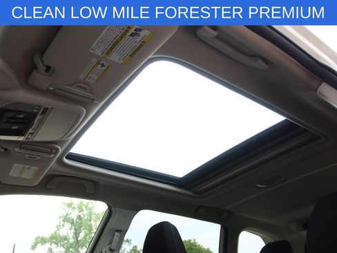 Used 2020 Subaru Forester Premium AWD/4WD image 22