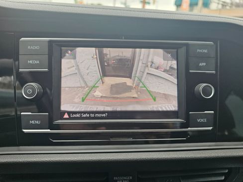 Used 2023 Volkswagen Jetta SE FWD image 23