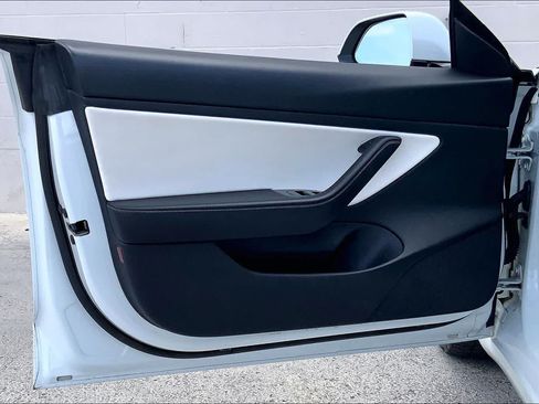 Used 2020 Tesla Model 3 Long Range AWD/4WD image 27