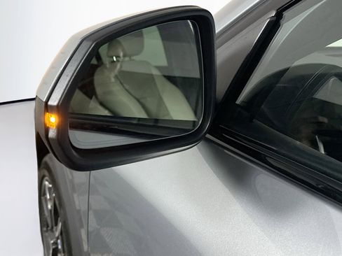 Used 2025 BMW X2 xDrive28i w/ Convenience Package image 16