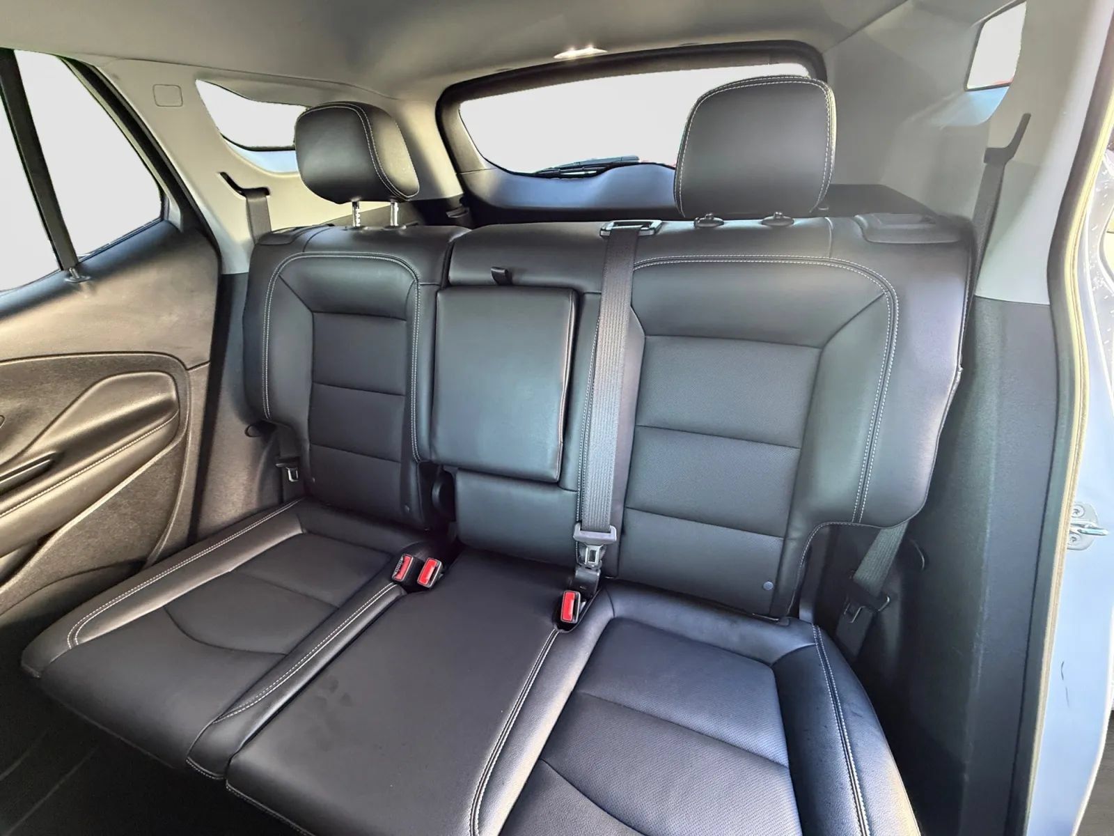 Used 2022 GMC Terrain SLT w/ LPO, Floor Liner Package AWD/4WD image 15