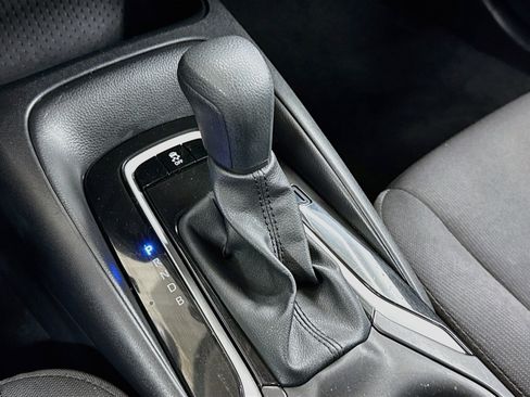 Used 2025 Toyota Corolla LE FWD image 24