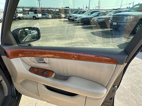Used 2004 Lexus LS 430 w/ Premium Pkg RWD image 9