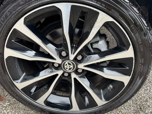 Used 2019 Toyota Corolla SE image 25