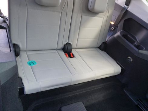 Used 2019 Volkswagen Tiguan SEL image 17