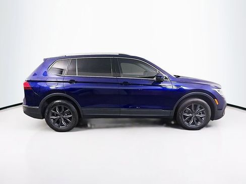 Used 2022 Volkswagen Tiguan SE AWD/4WD image 11