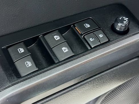 Used 2023 Toyota Tacoma TRD Off-Road AWD/4WD image 18