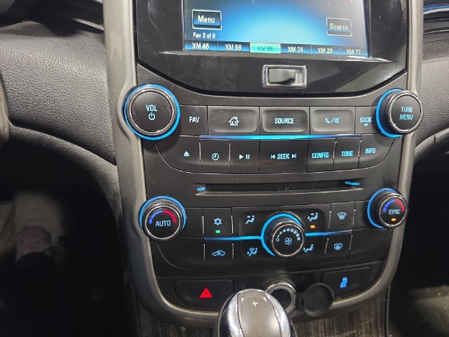 Used 2015 Chevrolet Malibu LT FWD image 10