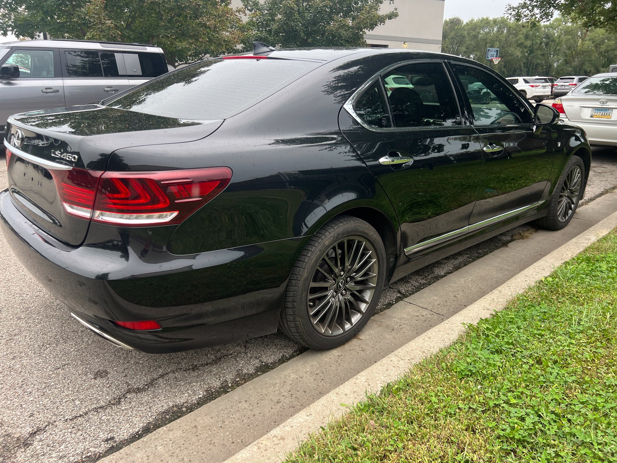 Used 2017 Lexus LS 460 w/ F Sport Midnight Edition RWD image 5
