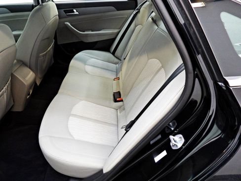 Used 2016 Hyundai Sonata SE image 10