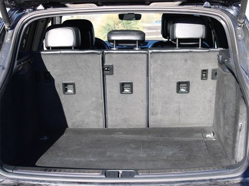 Used 2023 Porsche Macan Turbo image 14