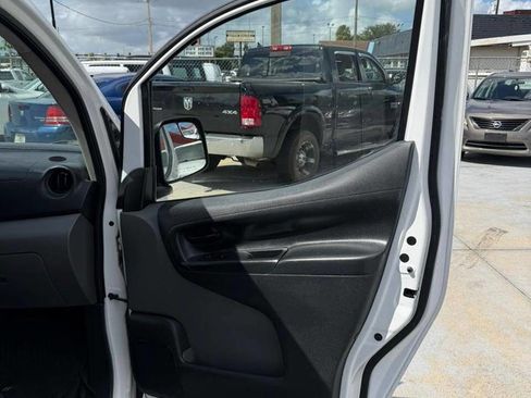 Used 2017 Nissan NV200 S w/ Cruise Control Package image 3