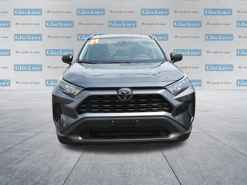 Used 2021 Toyota RAV4 LE FWD image 2