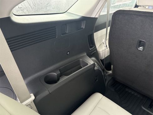 New 2026 Kia Sorento S image 32