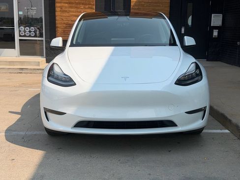 Used 2022 Tesla Model Y Long Range AWD/4WD image 8