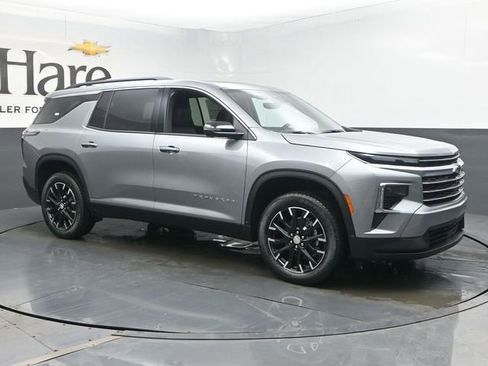 New 2026 Chevrolet Traverse LT w/ Sun and Wheel Package FWD image 6