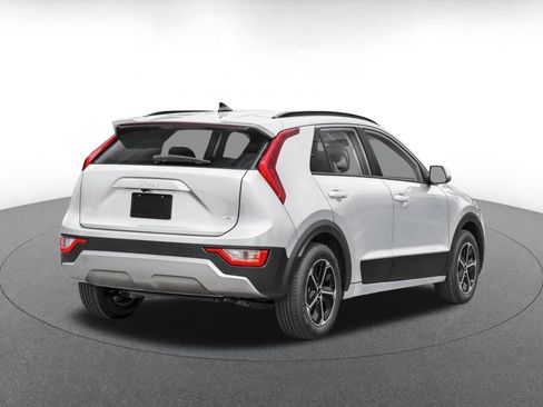 Used 2026 Kia Niro LX FWD image 2