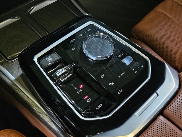 Certified 2023 BMW 760i xDrive AWD/4WD image 12