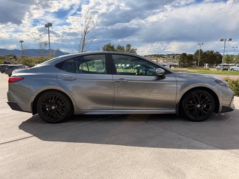 Used 2025 Toyota Camry SE w/ Convenience Package FWD image 10